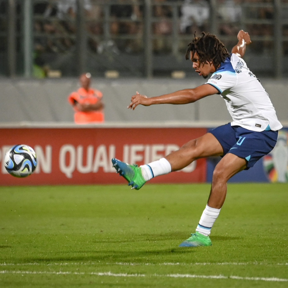 包含保加利亚队大胜马耳他，积分榜上有了积极的变化的词条